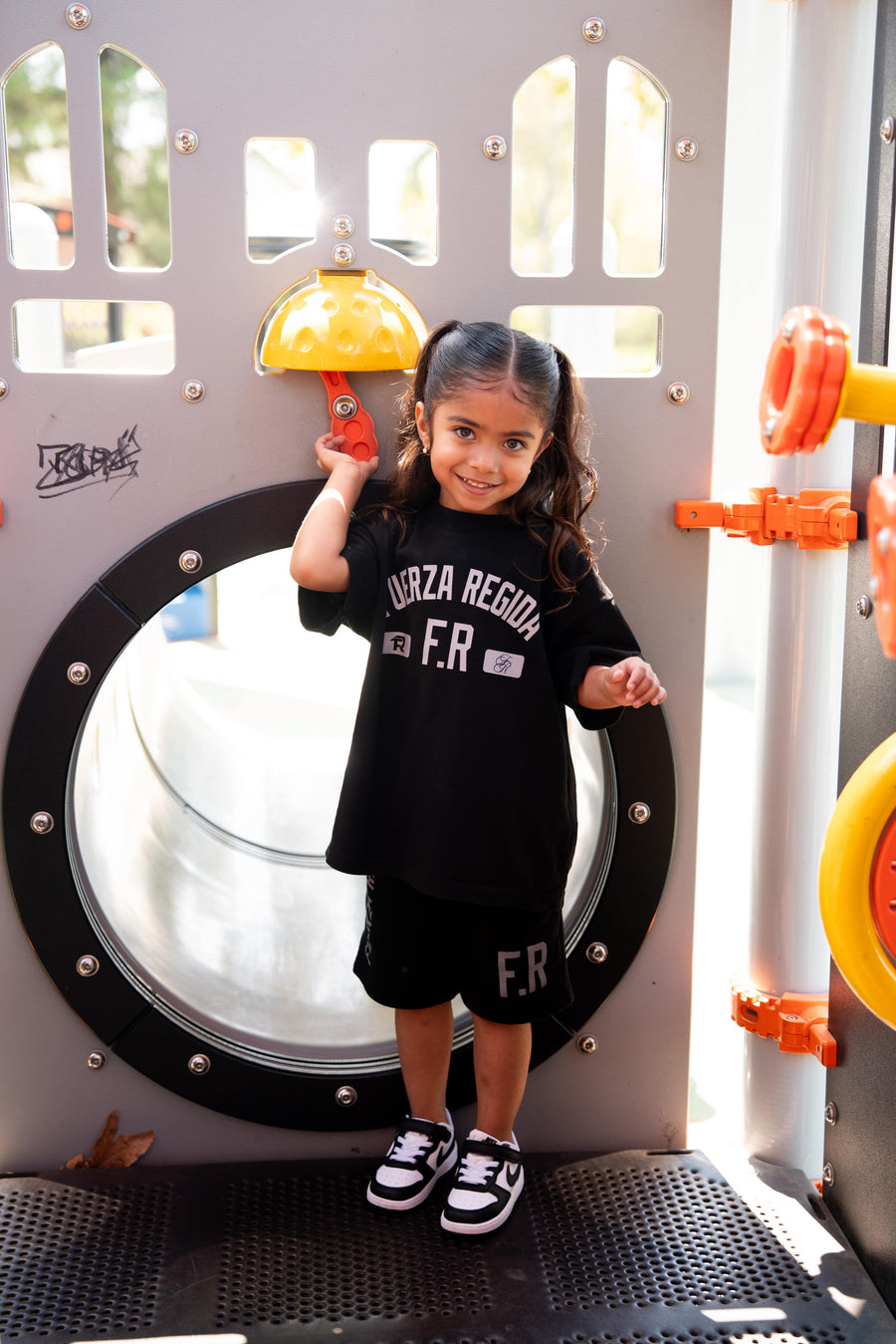 FR -  BLACK TSHIRT YOUTH