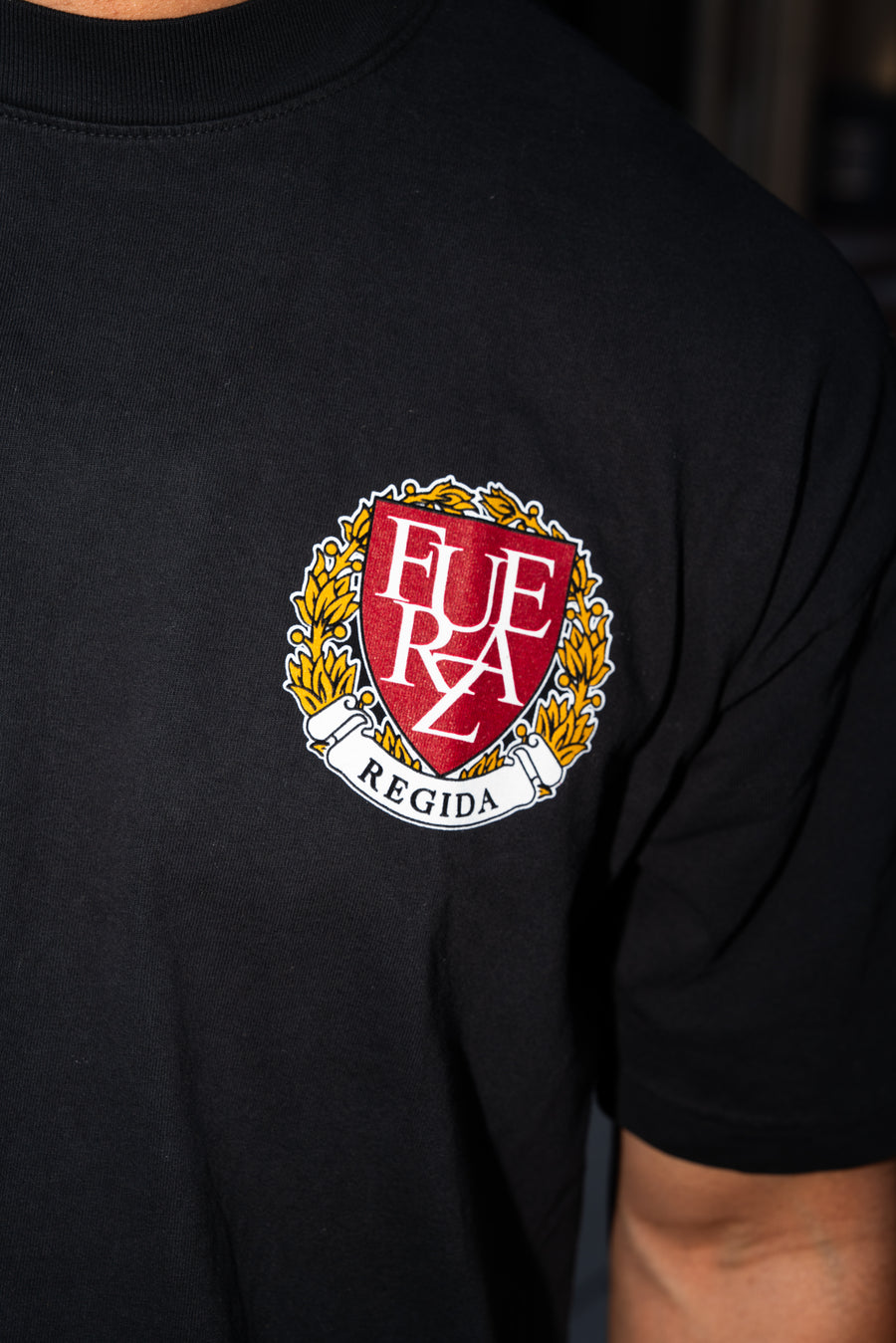 UNI - BLACK S/S TEE