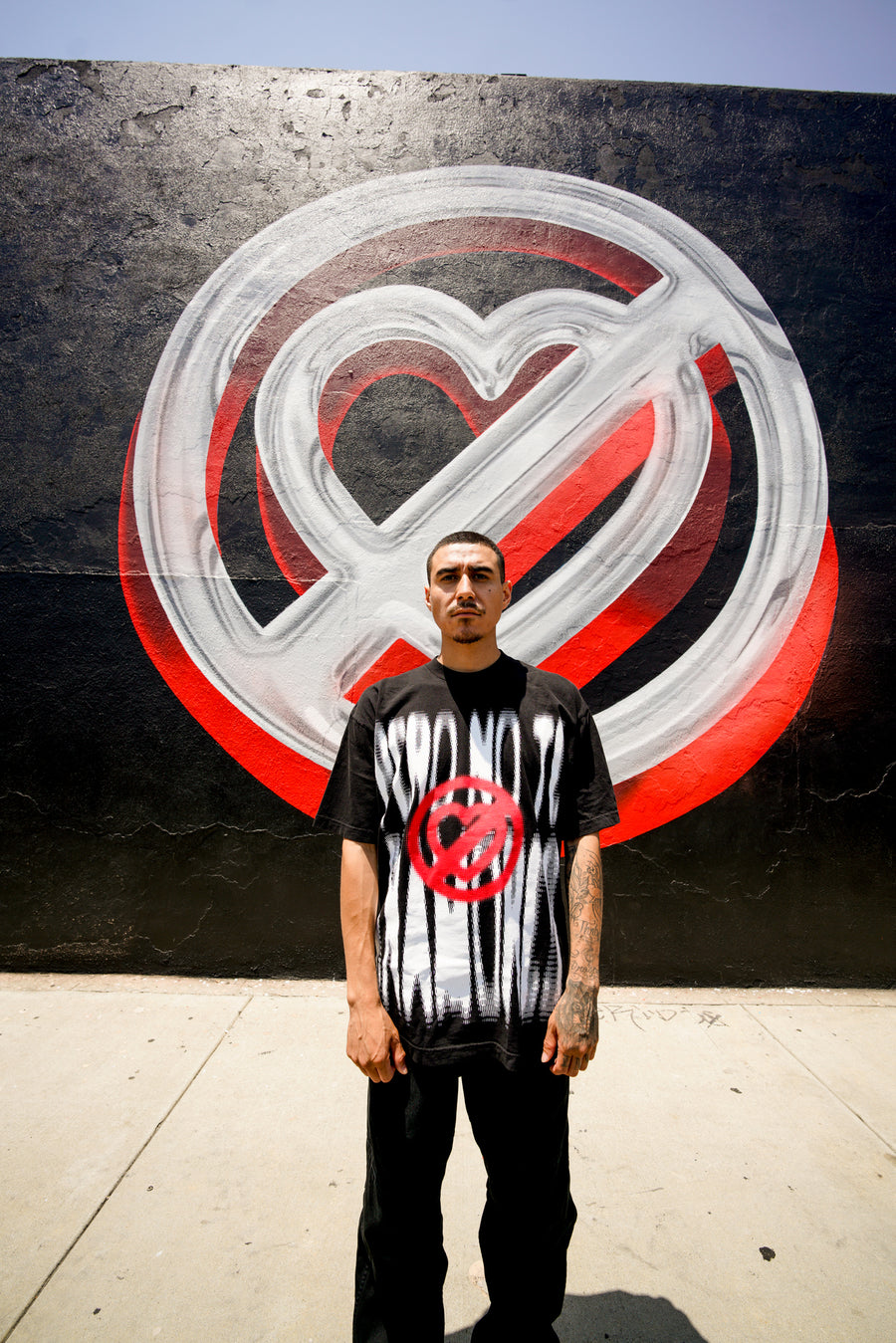 PNTE BLURRY HEART  -  BLACK S/S TEE